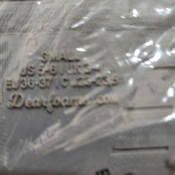 NWT Dearfoams Women's Chelsea Faux Fuzzy Sherpa Indoor House Bootie small 5-6 - Picture 6 of 7